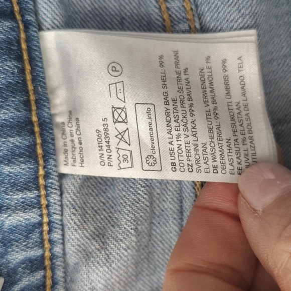 H&M Conscious Denim Jeans size 10 Distressed Blue Stretch Raw Hem - Picture 7 of 8